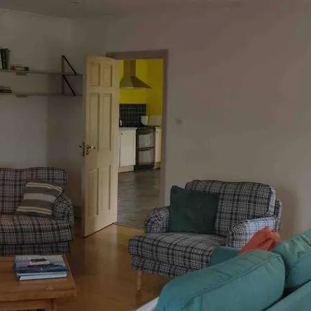 Islands View - Spacious Family Holiday home Reenard