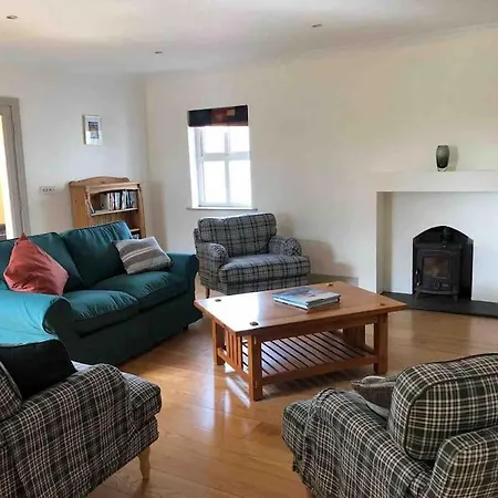 Islands View - Spacious Family Holiday home *